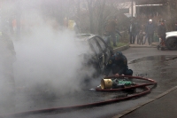 2021.04.21 - Пожар в автомобиле «Фольксваген пассат» на Ленина 45 в Красногорске