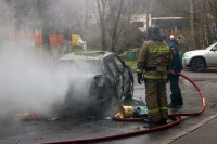 2021.04.21 - Пожар в автомобиле «Фольксваген пассат» на Ленина 45 в Красногорске